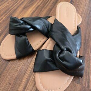 Never worn sz 8 sandals